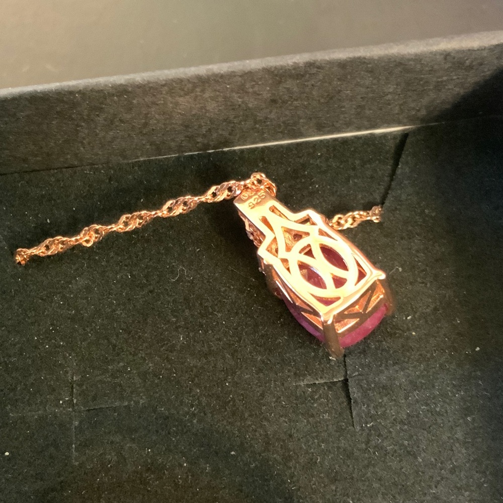 Elegant Pink Stone Jewelry Set - Picture 5 of 8